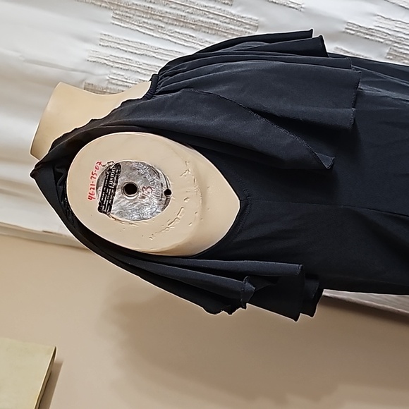 Lularoe Alana Flounce Top! NWT! - Picture 5 of 8